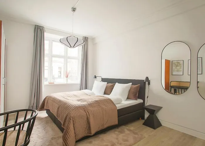 Homely 1 Bedroom Flat By The Copenhagen Lakes