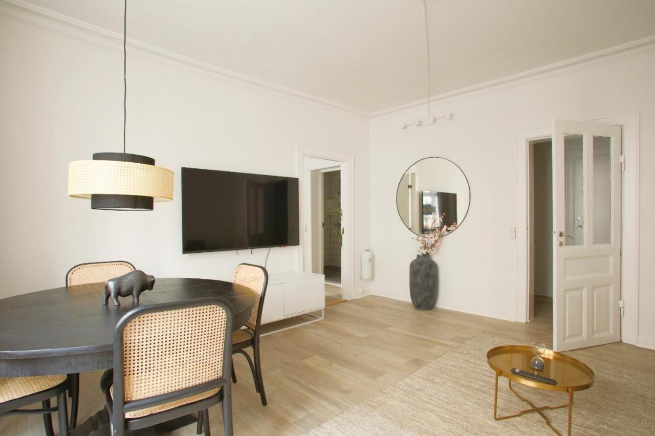 Homely 1 Bedroom Flat By The Lakes * Kopenhagen
