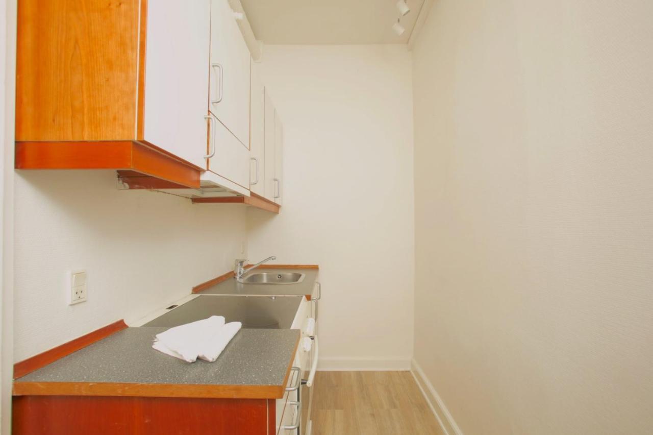 Homely 1 Bedroom Flat By The Lakes *